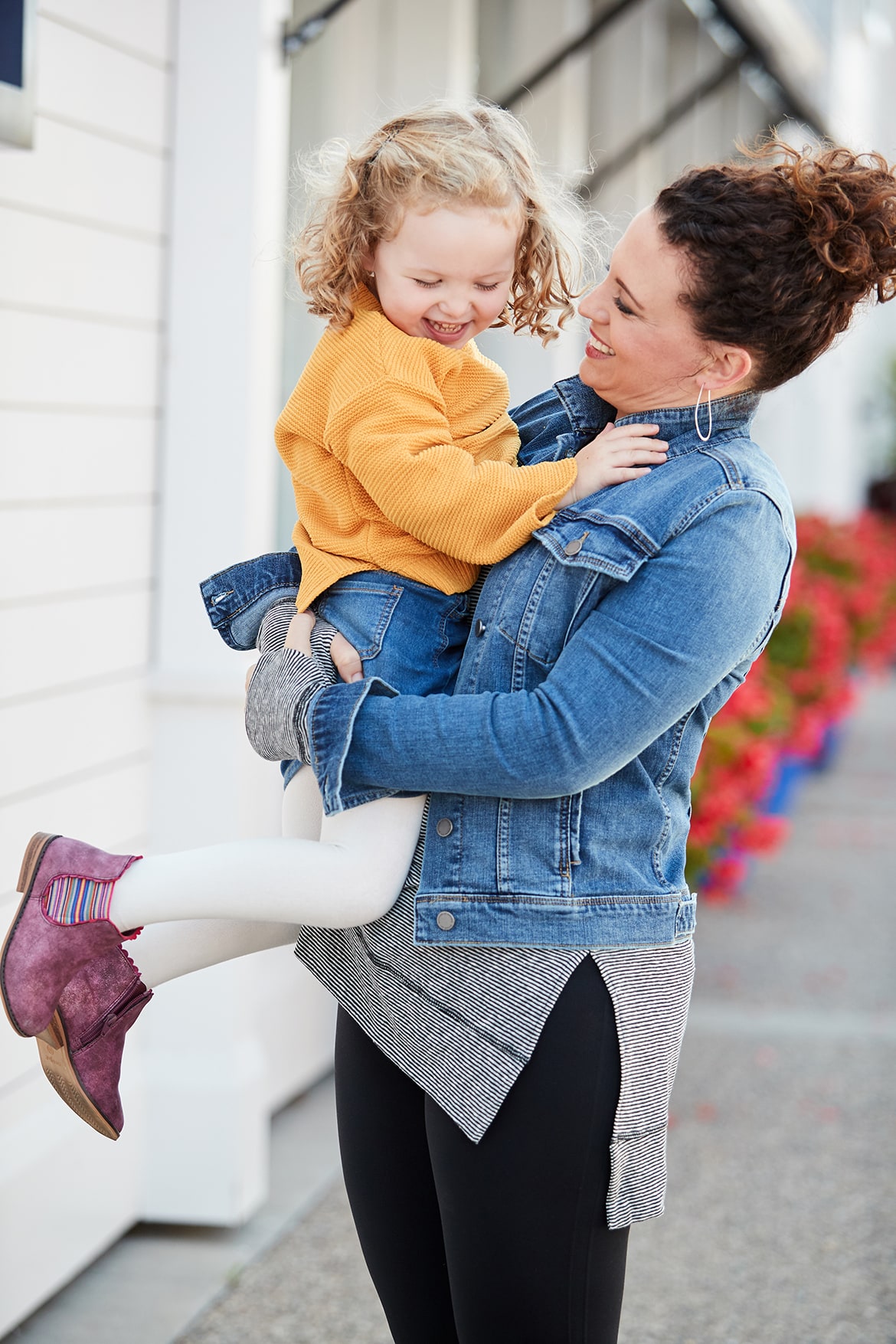 daily uniform, denim jacket, leggings, fall style