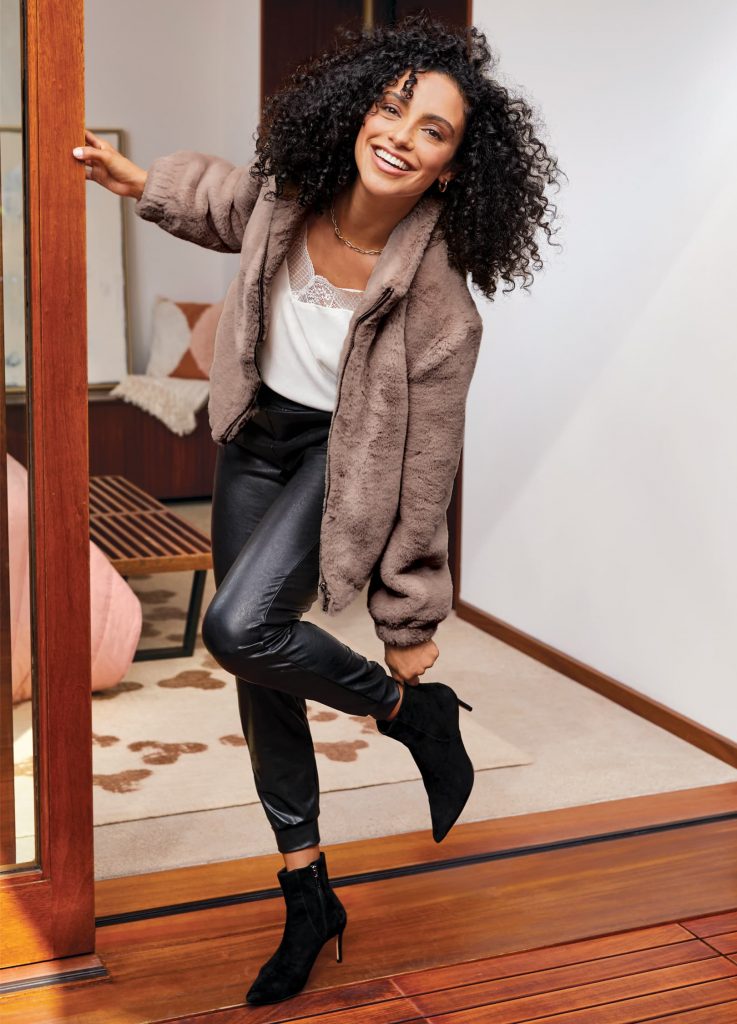 EVEREVE - Sweater Weather Style Tip: Casual Friday? Pair an oversized  sweater with leggings and our best-selling Sorel combat boots for an easy  (and cozy) look. #everevestyle by @livinglifepretty Shop the look